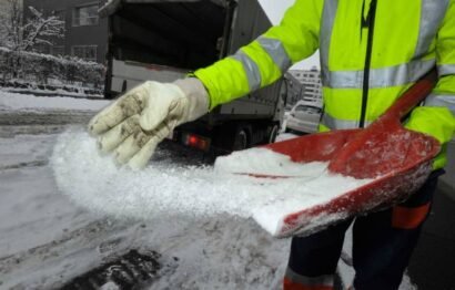 road salt for gritting paths and roads in winter time